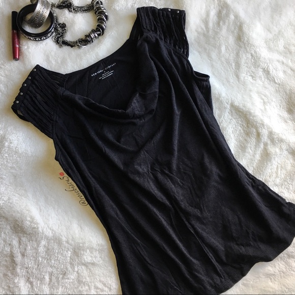 New York & Company Tops - HP🌹{NEW YORK & CO} Embellished Caged Shoulder Top